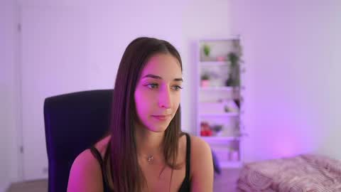 Snapshot of crystalbrunette18 chatting on April 7, 5:57 pm Crystalbrunette18 online show from April 7, 5:57 pm