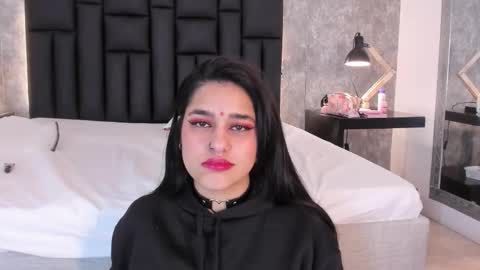 Crystal online show from November 10, 3:44 pm