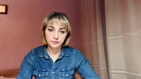 Snapshot of crystalfever_ chatting on May 9, 7:08 pm Mary online show from May 9, 7:08 pm