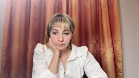 Snapshot of crystalfever_ chatting on May 15, 6:26 pm Mary online show from May 15, 6:26 pm