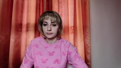 Snapshot of crystalfever_ chatting on May 20, 8:53 am Mary online show from May 20, 8:53 am