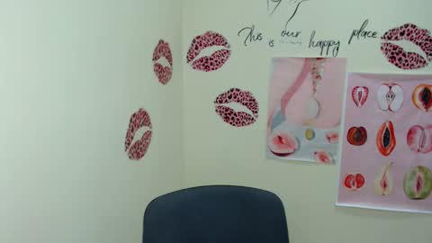 Stella online show from February 6, 4:58 pm