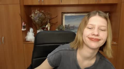 Stella online show from February 9, 11:04 am