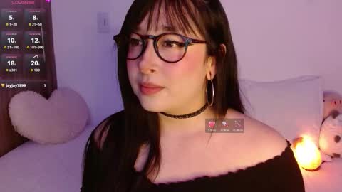 Snapshot of crystalitesq chatting on November 25, 12:21 am Olivia online show from November 25, 12:21 am