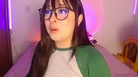 Snapshot of crystalitesq chatting on June 14, 2:24 am Olivia online show from June 14, 2:24 am