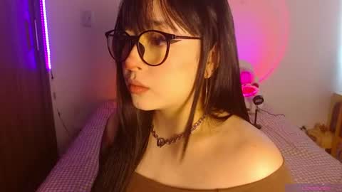 Snapshot of crystalitesq chatting on June 16, 1:14 pm Olivia online show from June 16, 1:14 pm