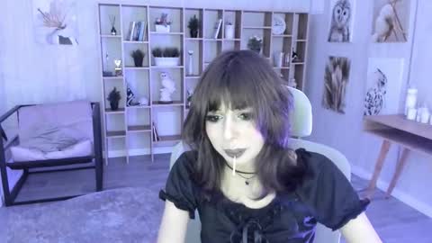 crystallbloom online show from October 28, 4:20 pm