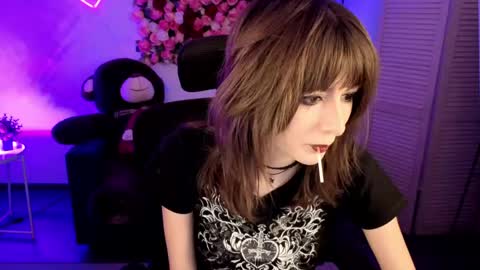 crystallbloom online show from April 25, 1:41 am