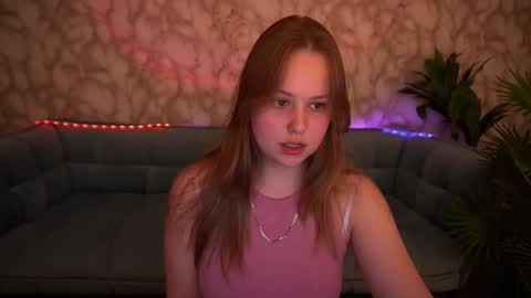 Snapshot of crystallpaws_ chatting on October 13, 7:14 pm crystallpaws_ online show from October 13, 7:14 pm