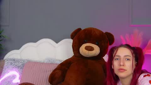 crystallred online show from April 3, 4:21 am