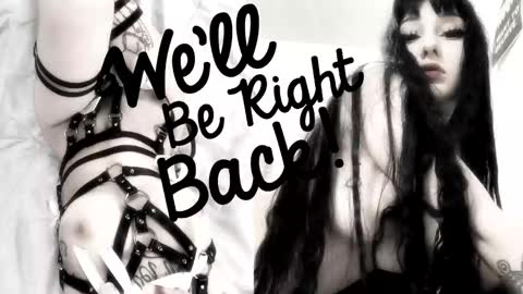 Sasha    Make me moan with patterns   good music here  online show from February 7, 11:25 am