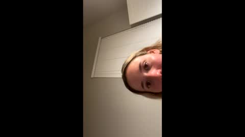 Snapshot of crystalstarlet chatting on September 28, 6:41 am Nikki online show from September 28, 6:41 am
