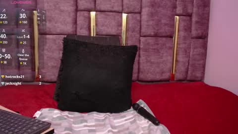 Snapshot of crystaltemptress chatting on February 26, 7:27 pm ASHLEY online show from February 26, 7:27 pm