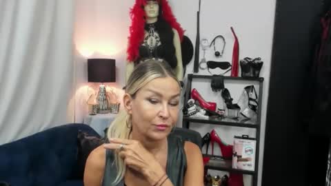 CrystalHotty online show from September 10, 4:34 am