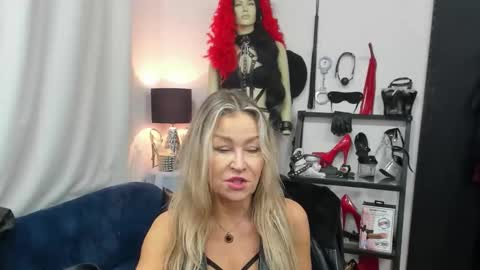 CrystalHotty online show from October 22, 4:35 am