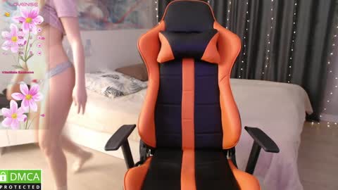 Snapshot of crystalyss chatting on February 5, 12:10 am Lia online show from February 5, 12:10 am