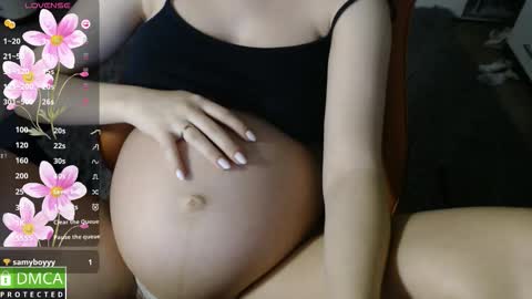 Snapshot of crystalyss chatting on October 13, 2:33 am Lia online show from October 13, 2:33 am