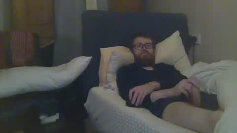 Snapshot of cs014g8493 chatting on December 3, 12:24 am chris online show from December 3, 12:24 am