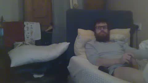 Snapshot of cs014g8493 chatting on January 1, 3:56 am chris online show from January 1, 3:56 am