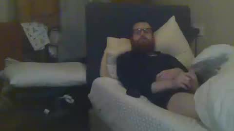 Snapshot of cs014g8493 chatting on February 14, 12:51 am chris online show from February 14, 12:51 am