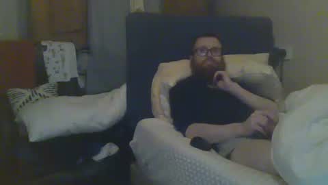 Snapshot of cs014g8493 chatting on February 26, 12:27 am chris online show from February 26, 12:27 am