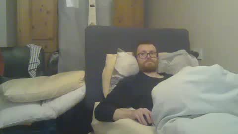 Snapshot of cs014g8493 chatting on November 7, 12:21 am chris online show from November 7, 12:21 am