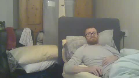 Snapshot of cs014g8493 chatting on November 11, 12:54 am chris online show from November 11, 12:54 am