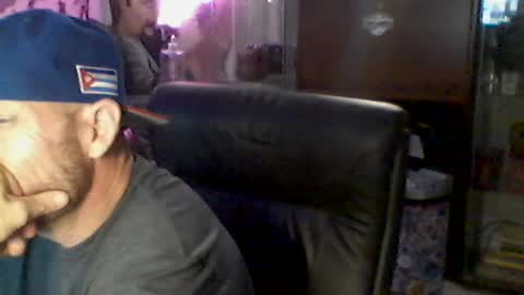 cubanredneck305 online show from July 31, 8:25 am