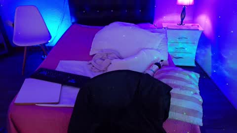 Snapshot of cuckoldlover69_ chatting on February 7, 3:01 am cuckoldlover69_ online show from February 7, 3:01 am