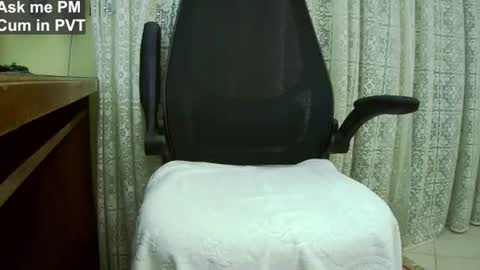 Snapshot of culonudo23 chatting on July 25, 8:17 pm Leo online show from July 25, 8:17 pm