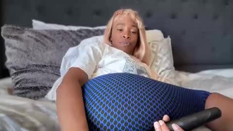 cum2charmxx online show from April 8, 6:08 pm