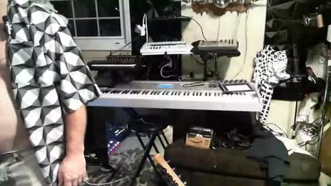 Snapshot of cum4me2i812 chatting on February 3, 1:37 am cum4me2i812 online show from February 3, 1:37 am