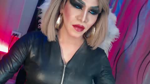 Snapshot of cum_4youbaby chatting on May 5, 11:18 am CUMMELA SLUTI online show from May 5, 11:18 am
