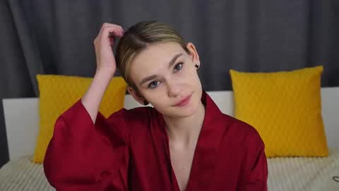 Naomi online show from October 18, 11:38 pm