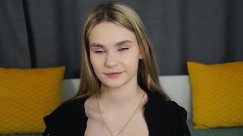 Naomi online show from October 20, 7:58 pm