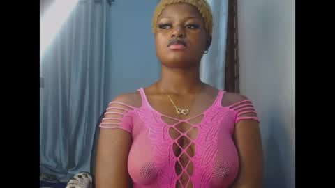 Snapshot of cum_ebony_petitxx chatting on June 25, 7:02 am cath online show from June 25, 7:02 am