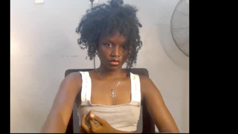 sophie online show from April 19, 7:29 am