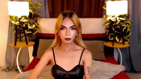 Snapshot of cum_ofdesire chatting on June 18, 9:14 am cum_ofdesire online show from June 18, 9:14 am