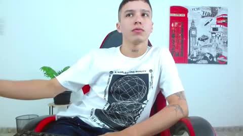 cumandres online show from November 24, 2:28 pm