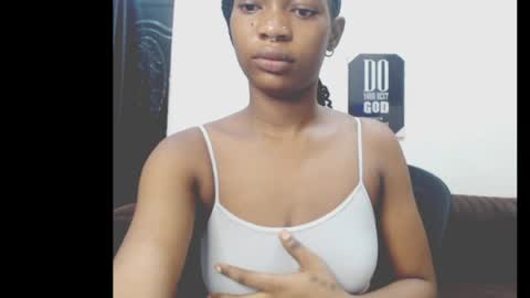 cumebony_petit online show from April 22, 6:49 am