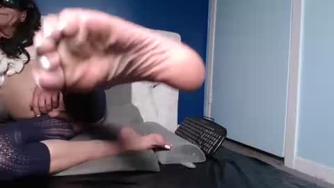 Cumelia online show from May 1, 1:43 am