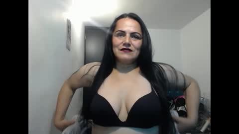 Snapshot of cumeva69 chatting on January 1, 6:38 pm cumEva69 online show from January 1, 6:38 pm