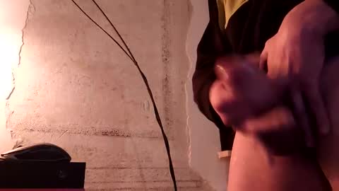 Snapshot of cumfeetbass chatting on February 22, 9:26 pm cumfeetbass online show from February 22, 9:26 pm