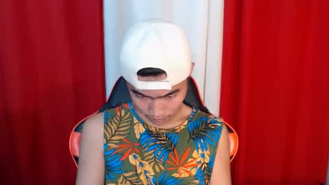 Snapshot of cumhavefun25 chatting on May 8, 5:40 pm ask me online show from May 8, 5:40 pm