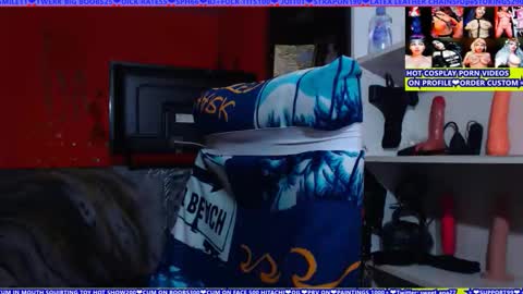 cuminmenowbby online show from April 20, 6:31 pm