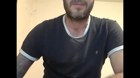 Snapshot of cummincock04 chatting on January 24, 11:02 pm cummincock04 online show from January 24, 11:02 pm