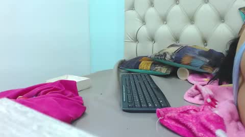 Snapshot of cumontitsxxx chatting on December 30, 5:23 pm Cumontitsxxx online show from December 30, 5:23 pm