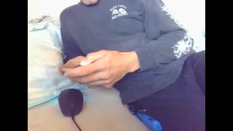 Snapshot of cumslutboi27 chatting on October 5, 5:17 am cumslutboi27 online show from October 5, 5:17 am