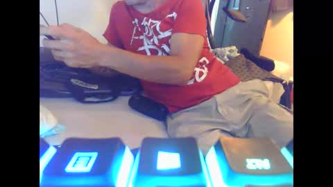 Snapshot of cumslutboi27 chatting on October 6, 3:37 am cumslutboi27 online show from October 6, 3:37 am