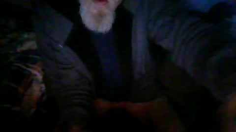 Snapshot of cunnibob chatting on March 4, 8:24 am cunnibob online show from March 4, 8:24 am